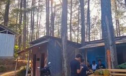 Mampir di Warung Hutan Sor Pinus Ponorogo, Dekat Telaga Ngebel