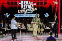 Perdebatan Anies dan Prabowo Dalam Debat Soal Etika, Ganjar Ambil Posisi di Tengah Dinginkan Suasana