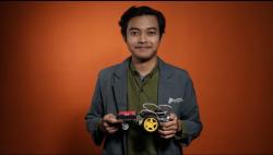 Inovasi Mahasiswa Universitas Dinamika, Robot Smart Car yang Dikendalikan dengan Gestur Tangan