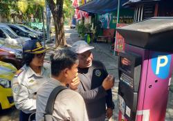 Keren! Pembayaran Parkir Tepi Jalan Umum di Surabaya Bisa Pakai QRIS, Ini Untungnya