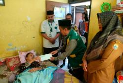 BAZNAS Kabupaten Lebak Serahkan Bantuan untuk Aisha, Bocah 11 Tahun yang Rawat Ibu Seorang Diri