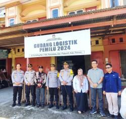 Menjaga Kelancaran Tahapan Pemilu 2024 Tim Polda Sulbar Mengecek Gudang Logistik KPU