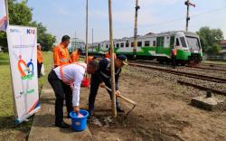 KAI Daop 8 Surabaya Intensifkan Gerakan Satu Juta Pohon