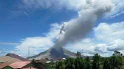 Aktivitas Gempa Meningkat, Status Gunung Marapi Sumbar Naik Jadi Siaga