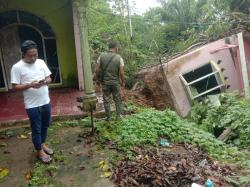 Rumah Janda di Malingping Ambruk