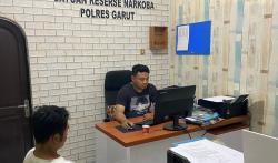 Dua Pengedar Sabu Diamankan Sat Narkoba Polres Garut di Cikajang