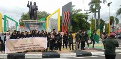 Mahasiswa HIPMI Parepare Serukan Pemilu Damai 2024 di Monumen Habibie dan Ainun