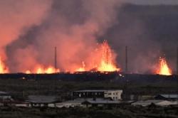 Gunung Berapi Meletus di Islandia, Lava Menuju Kota Nelayan