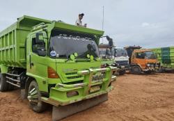 Mulai Beroperasi, Pj Bupati Bogor Tinjau Kantong Parkir Truk Angkutan Tambang di Parung Panjang