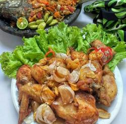 Rekomendasi Menu Sarapan Lezat, Resep Ayam Goreng Bawang Putih yang Mudah Dimasak