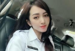 Angel Emithasari, Kades Cantik Lamongan yang Pernah Jadi Penyanyi Dangdut, Ini Kisah Hidupnya