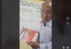 Viral Mbah Melan Seorang Pensiunan Guru Masih Aktif Mengajar Matematika Lewat Platform TikTok