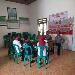 Polres Way Kanan Sambangi Warga di Balai Kampung Srirejeki dalam Rangka Kegiatan Jum'at Curhat