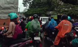 Hati-hati Lur! Kawasan Jalan Raya Mijen Semarang Macet