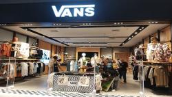 Vans Hadir di Summarecon Mall Bandung, Tawarkan Produk Kolaborasi dan Promo Spesial