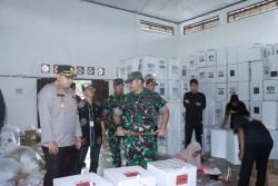 Kapolres dan Dandim Lampung Selatan Awasi Proses Packing Surat Suara di Gudang Logistik KPU