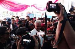 Disambut Antusias Slanker, Capres Ganjar Tiba di Markas Slank di Pancoran, Jakarta Selatan