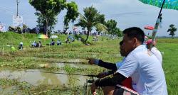 Dulang Suara, Relawan DPR RI Dapil Jabar X Rokhman Ardiyan Gelar Mancing Mania di Pangandaran