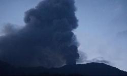 Gunung Marapi Kembali Meletus hingga Dentuman Bikin Getar Rumah Warga