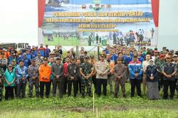 Lestarikan Lingkungan, Kilang Cilacap Ikuti Karya Bakti Tanam Pohon dan Bersih Pantai Teluk Penyu