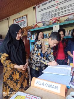 Pj Bupati Mamasa Kunjungan ke Perpustakaan Daerah