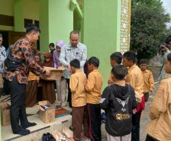 Imigrasi Malang Peringati Hari Bhakti ke-74, Gelar Bakti Sosial di Pondok Pesantren Yatim Dhuafa