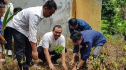 PPS Desa Talimalela Lantik 98 KPPS Hingga Tanam Pohon Di 14 TPS