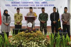 Kapolres Kediri Kota dan Tokoh Agama Tandatangani Deklarasi Pemilu Damai