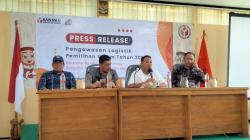 Pastikan Sampai dengan Tepat, Bawaslu Subang Awasi Pendistribusian Logistik Pemilu 2024