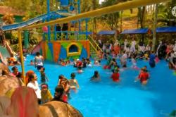 Serunya Berakhir Pekan di CAS Water Park Cikole Pandeglang Banten