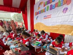 Semarak Anak Ikut Lomba Mewarnai di Alfamart Tugu Lele