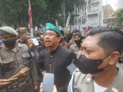 Bertepatan Hari Jadi Kabupaten Sidoarjo ke-165, Belasan Petugas KPK Geledah Rumdis Pendopo Bupati