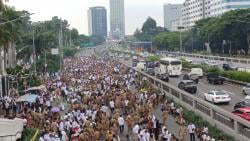 Ribuan Kades Beraksi Depan Gedung DPR RI Jakarta Minta Disahkan Revisi UU Desa