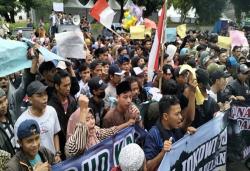 Warga 11 Kampung Demo Kantor Bupati Lebak, Tuntut Ganti Rugi Bendungan Karian