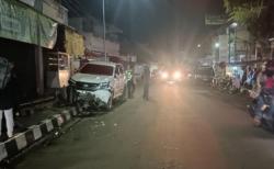 Ketua KPU Kuningan Kecelakaan, Mobil Ringsek dan Motor Rusak Parah