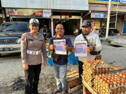 Pentingnya Peran Polwan Sebagai Cooling System, Kasat Lantas Polres Dumai Sambangi Pasar Tradisional