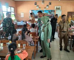 Kodim 0427 Way Kanan Lanjutkan Program Unggulan Dapur Masuk Sekolah 