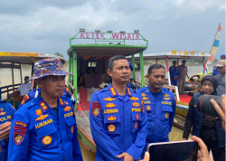 Ditpolairud Polda Jambi Sebar 20 Ribu Benih Ikan di Danau Sipin