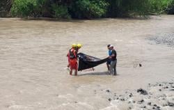 Hanyut saat Seberangi Sungai Pekacangan, Nenek 65 Tahun Ditemukan Tewas Tersangkut Batu