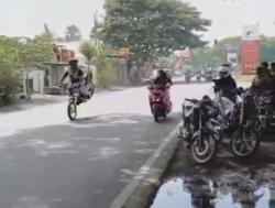 Viral, Aksi Freestyle Peserta Konvoi Kampanye Parpol Berujung Tabrakan