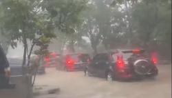 Banjir Rendam Ruas Jalan Soekarno Hatta Bandung, Warganet: Udah Ga Aneh