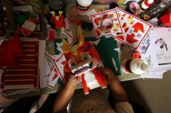 Kreatif, Begini Cara Pembuatan Shio Naga Kayu Berbahan Kertas Tiga Dimensi