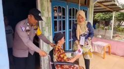 Kisah Petugas Saat Mengantar Warga yang Sakit Namun Ingin Salurkan Suara
