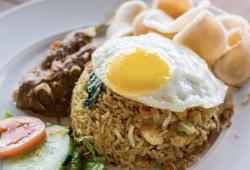 Tiga Rekomendasi Nasi Goreng Terkenal di Bandung, Wajib Dicoba!