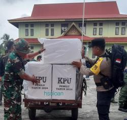 Sempat Diguyur Hujan, Kotak Suara Berhasil Dibawa ke PPK Kuala Kampar