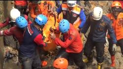 Musibah Tanah Longsor di Tebingan Sungai Cibalok Kota Bogor Timbun 4 Pekerja Bangunan 2 Orang Tewas