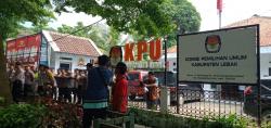 Dugaan Adanya Kecurangan Pemilu, Aliansi Masyarakat Peduli Demokrasi(AMPD)Aksi Demo Di KPU Lebak