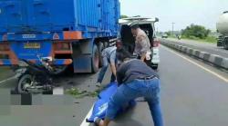 Pengendara Motor Meninggal Dunia Usai Tabrak Truk Kontainer di Jalur Pantura Subang