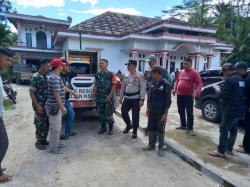 Tim Gabungan Pasang Kandang Jebakan Evakuasi Harimau Sumatera di Lampung Barat