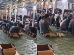 Masya Allah, Viral Video Seorang Ayah Salat Sambil Gendong Bayinya, Definisi Cinta Sesungguhnya